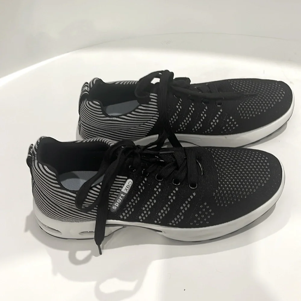 Sport XBC Men's Black & White Athletic Shoes Size 10